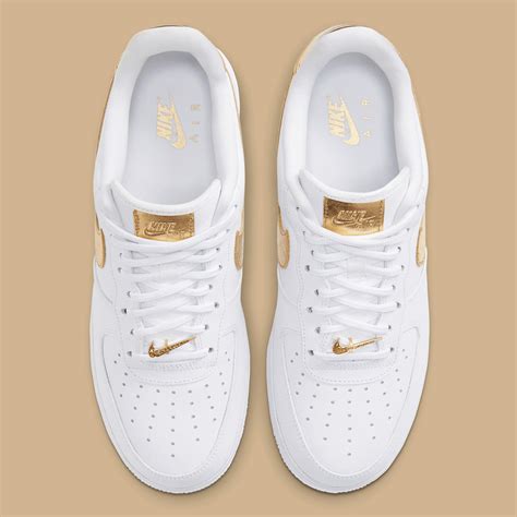 nike airforce weiß gold|air force 1 sneaker gold.